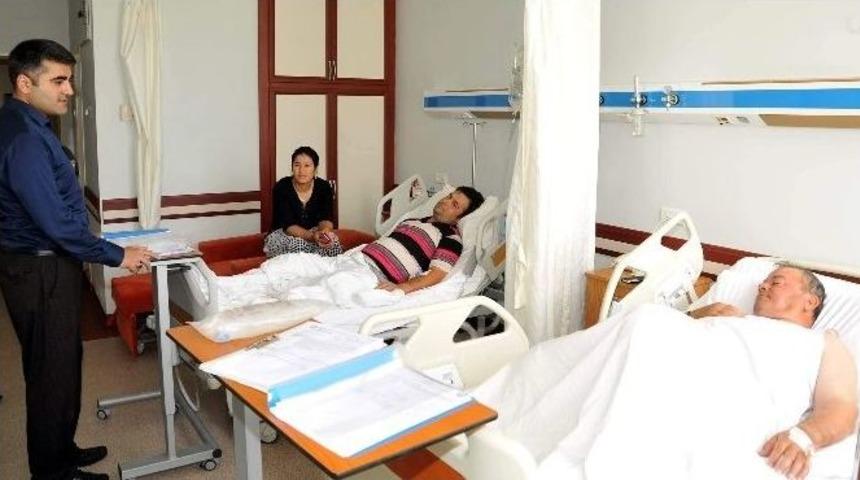 Ad&uuml; Hastanesinde Yatan Hastalara Moral Ziyareti