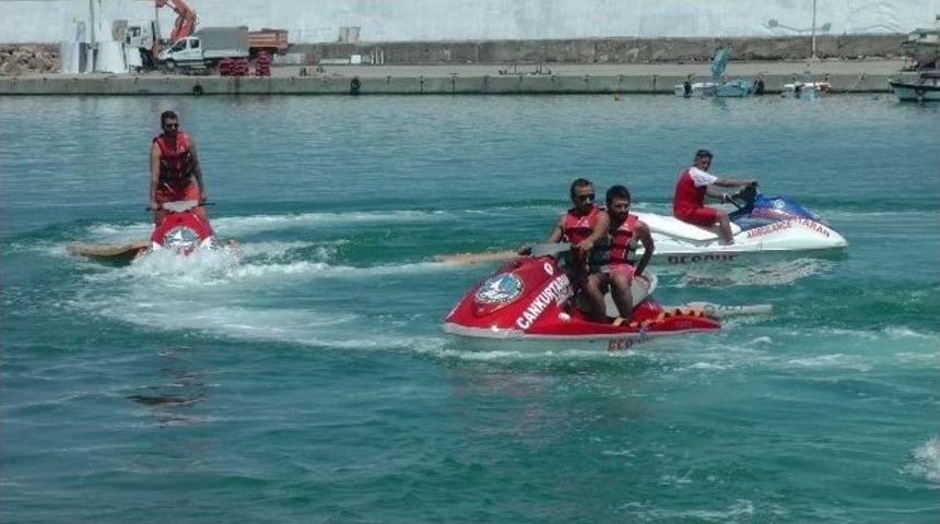 Ak&ccedil;akoca&rsquo;da Jet Skili Cankurtaran Ekipleri G&ouml;reve Hazır