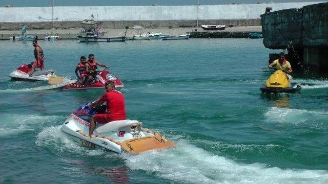 Akçakoca’da Jet Skili Cankurtaran Ekipleri Göreve Hazır