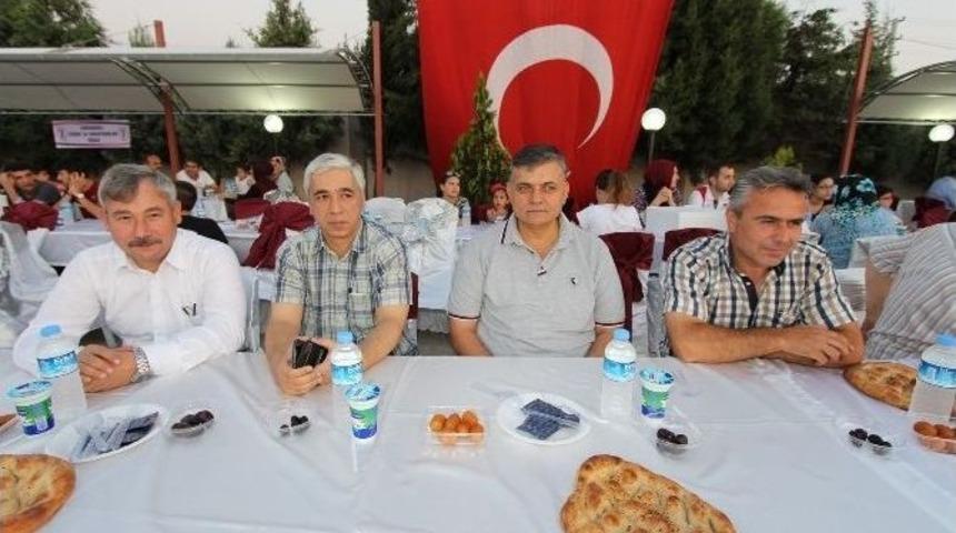 Saruhanlı Esnafı İftarda Buluştu