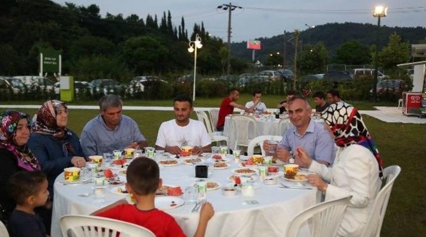 Başkan Yılmazer Personeline İftar Verdi