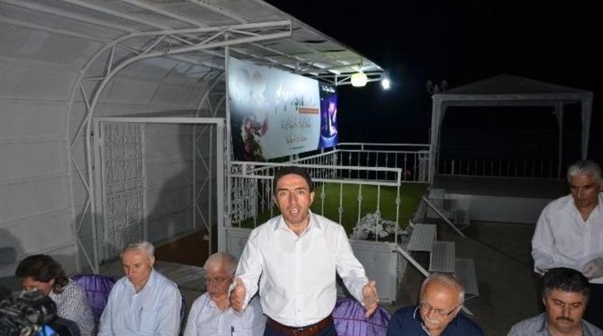 Chp İftar Yemeği Verdi