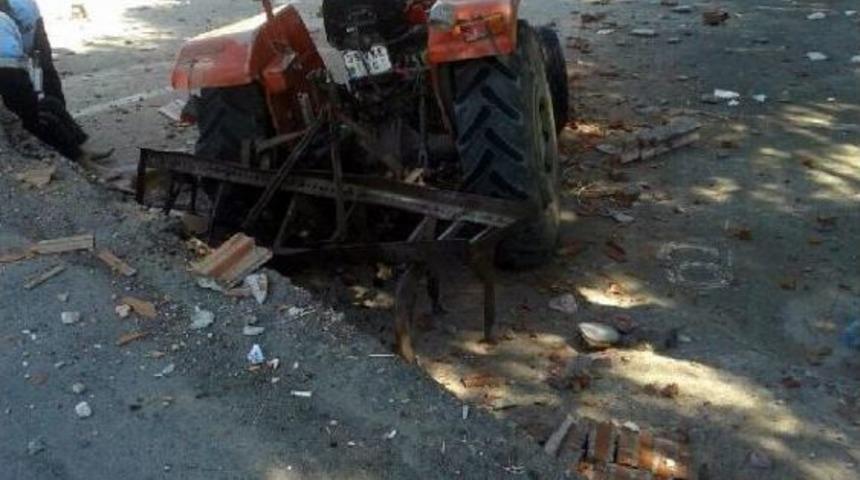 Kamyon Trakt&ouml;re Arkadan &Ccedil;arptı: 1 Yaralı