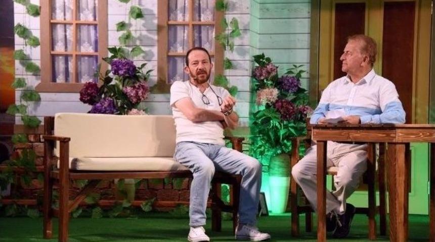 Ünlü Oyuncu Gerçek, Türk Tiyatrosunu Anlattı