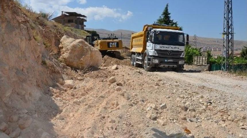 Hilaltepe&rsquo;de Taş Duvar Ve Drenaj &Ccedil;alışması Başladı