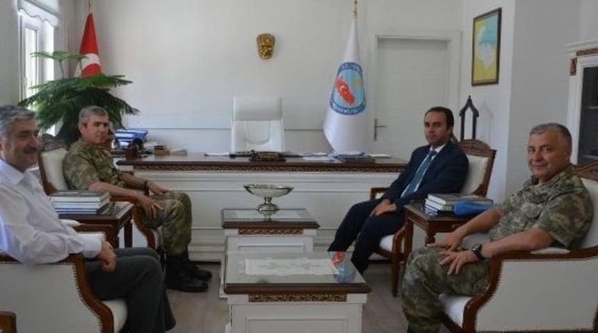 Korgeneral Uyar&rsquo;dan Kaymakam Erkan&rsquo;a Ziyaret