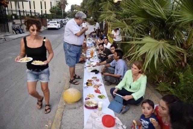 Nükleere Karşı 'yeryüzü Iftar Sofrası' Kurdular