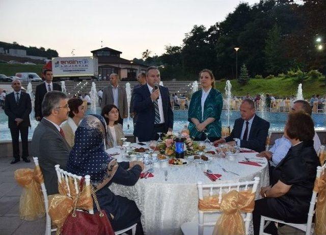 Düzce Üniversitesi Ailesi İftarda Bir Araya Geldi