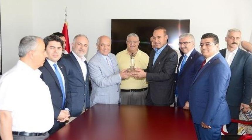 B&uuml;y&uuml;kşehir&rsquo;den, Suriyeli T&uuml;rkmenler&rsquo;e Su Yardımı