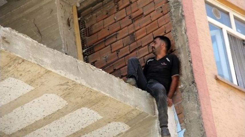 İntihara Teşebbüs Eden Şahsı Polis Kurtardı