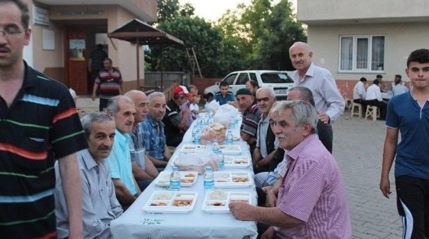 Kozcağız Mahallelerinde İftar Coşkusu Yaşanıyor