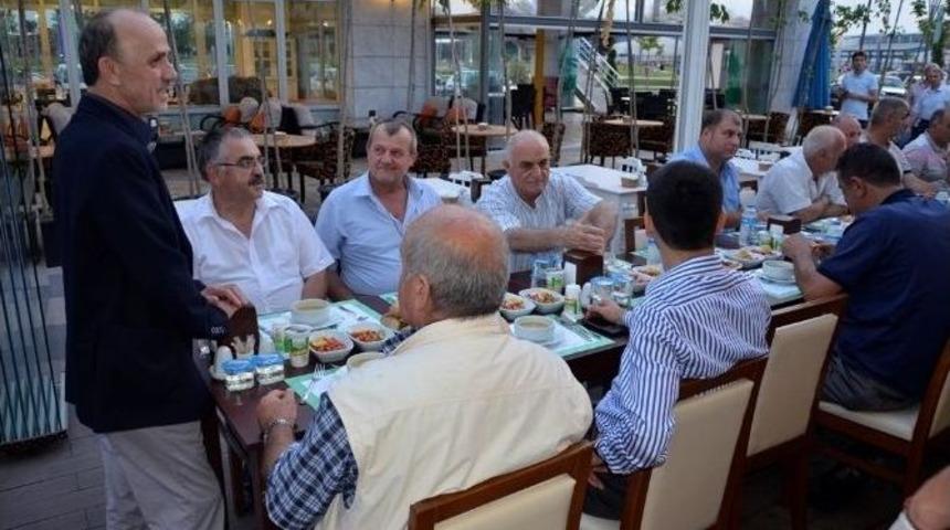 Başkan &Ouml;zt&uuml;rk&rsquo;ten İl&ccedil;e Protokol&uuml;ne İftar