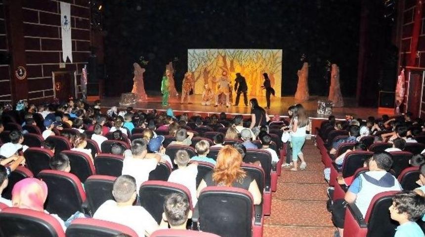 La Fonten Orman Mahkemesi &Ccedil;ocuklar İ&ccedil;in Perde A&ccedil;tı