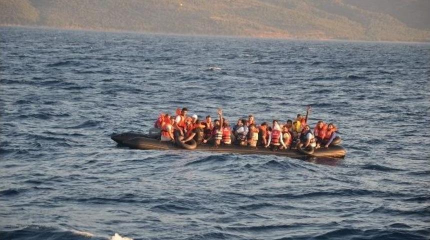 Ege Denizinde Bin 79 Sığınmacı &Ouml;l&uuml;mle Burun Buruna Geldi