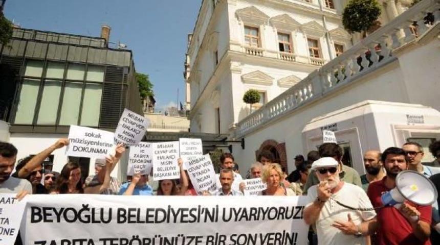 Beyoğlu Kent Savunması'ndan Belediye &Ouml;n&uuml;nde Eylem