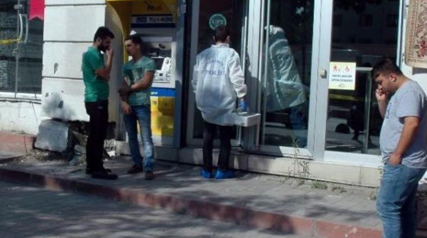 Bağcılar&rsquo;Da Ptt Şubesi Soyuldu