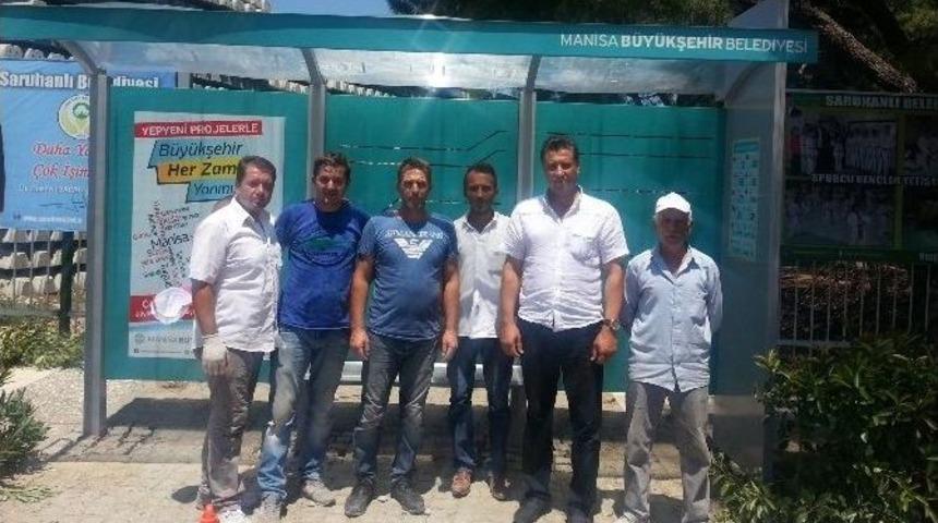 Saruhanlı’ya Otobüs Durakları Takılmaya Başladı