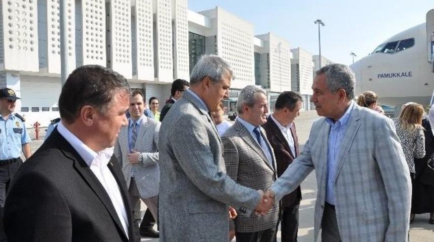 B&uuml;lent Arın&ccedil;: &ldquo;zamana Oynuyor Değiliz&rdquo;