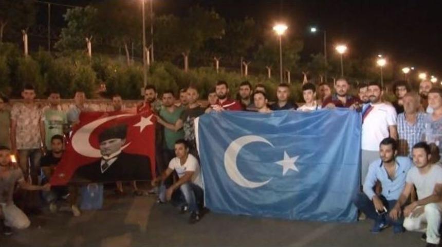 Modifiyeli Ara&ccedil; Sahipleri Doğu T&uuml;rkistan İ&ccedil;in Bir Araya Geldi