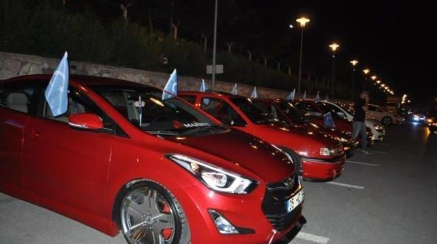 Modifiyeli Ara&ccedil; Sahiplerinden 'doğu T&uuml;rkistan' Eylemi