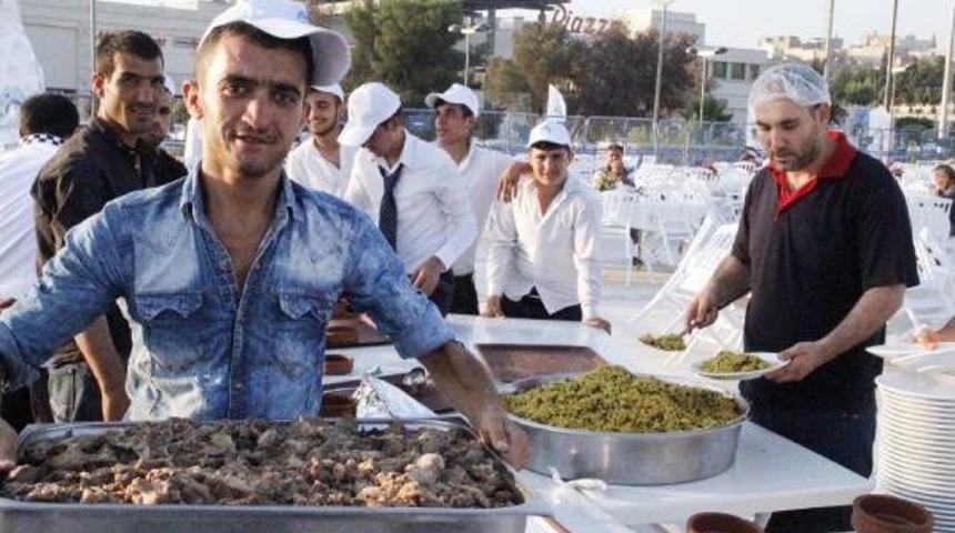 Bakan Yılmaz, Şanlıurfa'da Hoşg&ouml;r&uuml; Mesajı Verdi