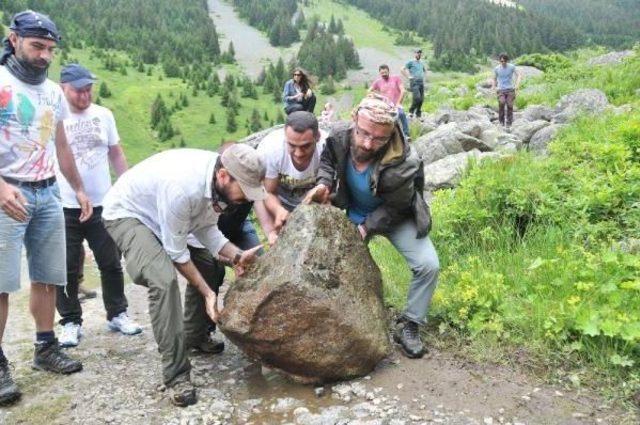 Yeşil Yol Için Komando Eşliğinde Iş Makinesi Getirdiler, Rizeli Yine 'dur' Dedi