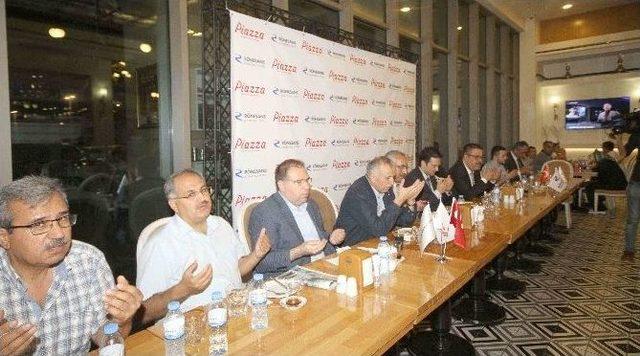 Kent Protokolü Ve Basın Piazza’nın İftarında Bir Araya Geldi