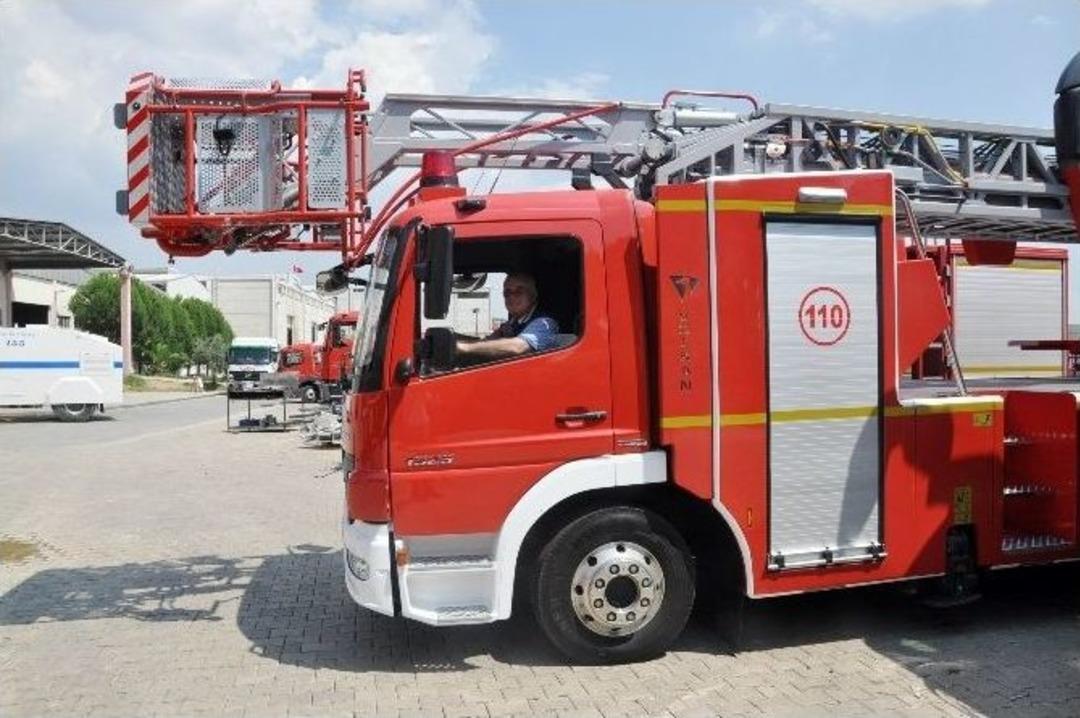 (&ouml;zel Haber) İzmir&rsquo;den 35 &Uuml;lkeye İtfaiye Aracı İhra&ccedil; Ediliyor