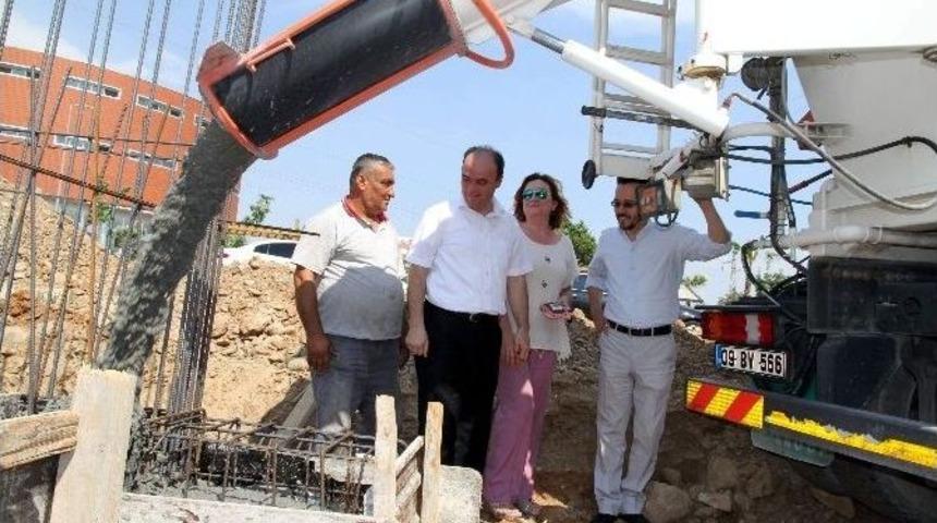 Ad&uuml; Rekt&ouml;r&uuml; Bircan, Aisyem&rsquo;in Temelini Attı