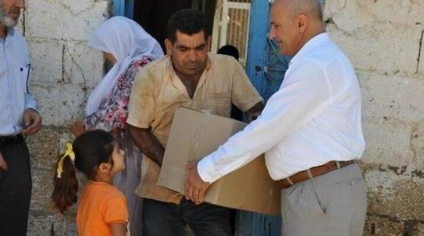 İhtiya&ccedil; Sahibi Ailelere Alışveriş Yardım Kartı Ve Yardım Kolileri Dağıtıldı