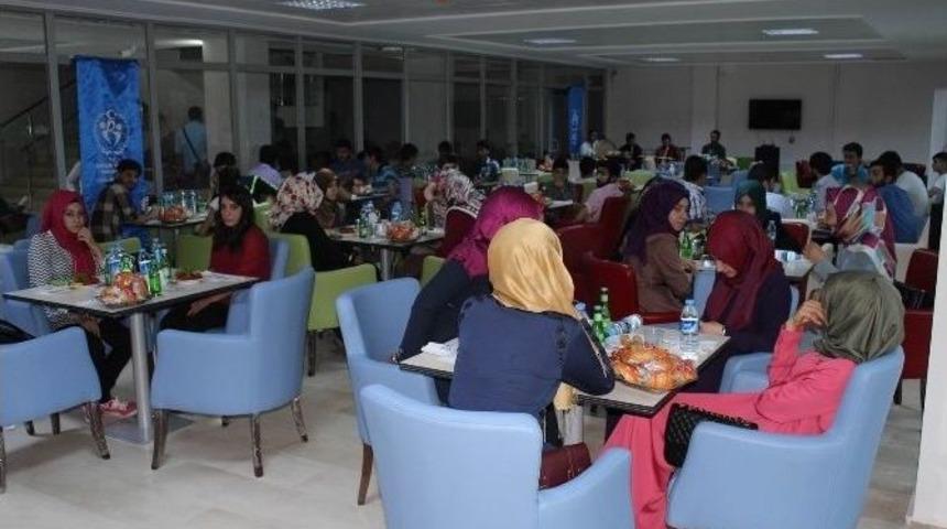 Erzincan Gen&ccedil;lik Merkezi&rsquo;nden Anlamlı İftar