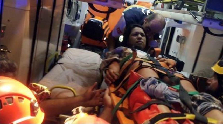 Kanyonda Ayak Bileği Burkuldu, 2 Kilometre Sedyede Taşındı