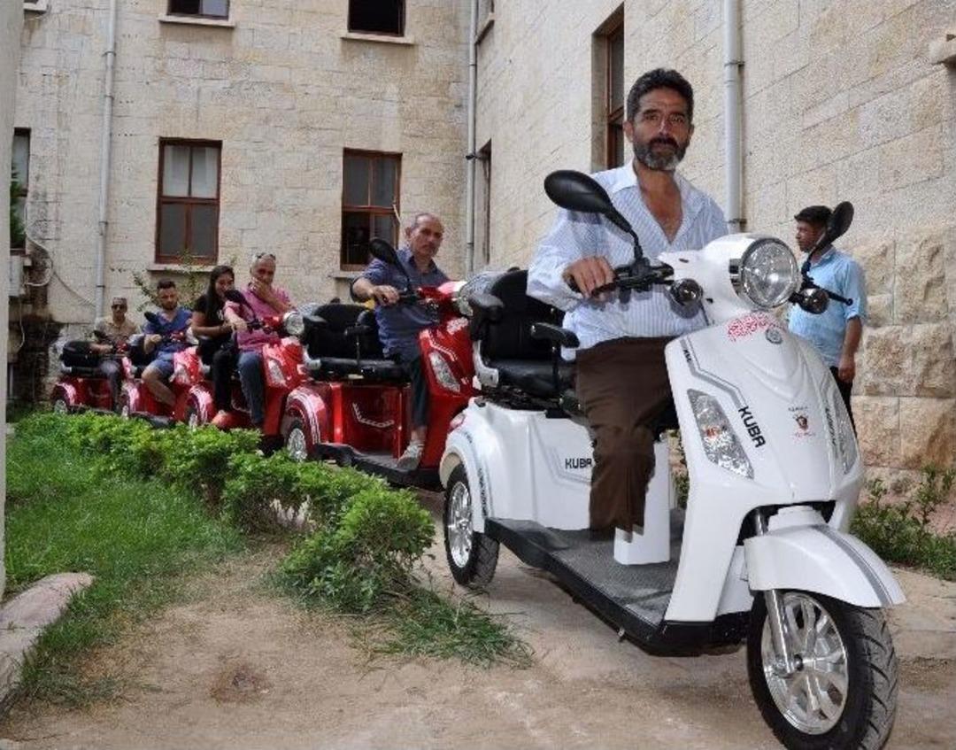 İhtiya&ccedil; Sahibi H&uuml;k&uuml;ml&uuml; Ve Yakınlarına Elektrikli Engelli Aracı