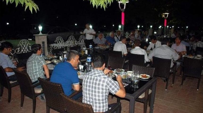 T&uuml;rkiye Petrolleri Basın Mensuplarına İftar Verdi