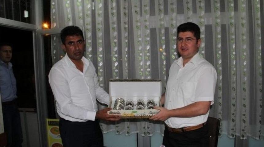 Başkale Kaymakamından Esnafa İftar Yemeği