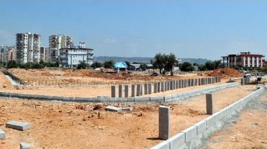 Kepez’de Semt Spor Sahalarının Yapımı Başladı