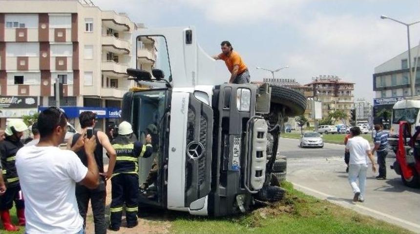 Manavgat&rsquo;ta Trafik Kazası: 1 Yaralı