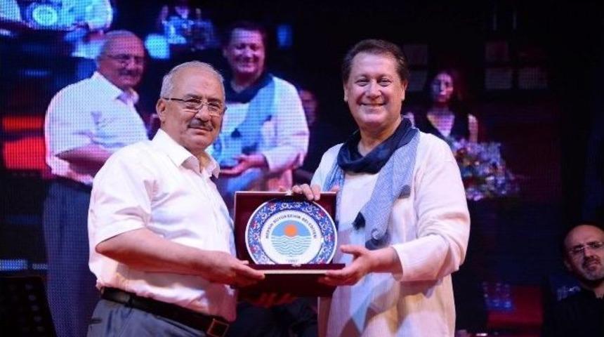 Ahmet &Ouml;zhan&rsquo;dan Ramazan Konseri