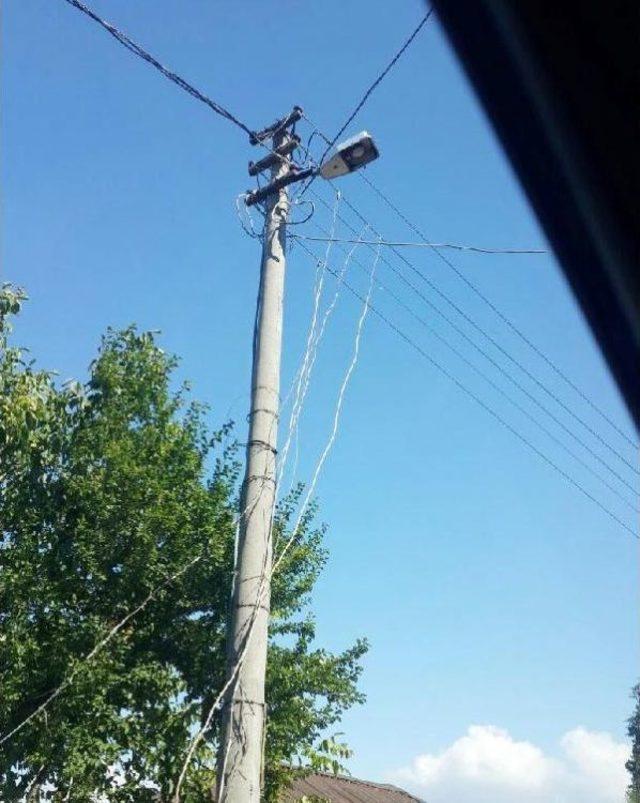 Sedaş Ekipleri, Kaçak Elektrik Kesimine Polisle Gidebildi