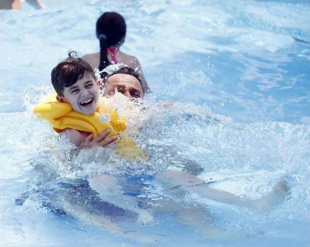 Antalya&rsquo;da Turistlerin G&ouml;bek Şovu