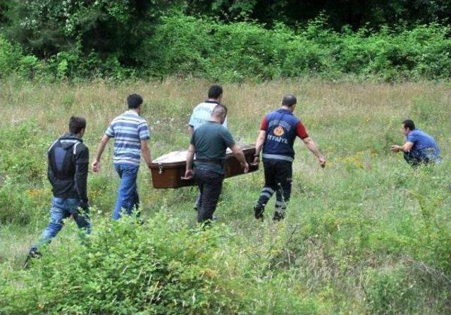 Otomobiliyle Dereye Uçan Polis, Arkadaşını Kurtarırken Akıntıya Kapılıp Öldü