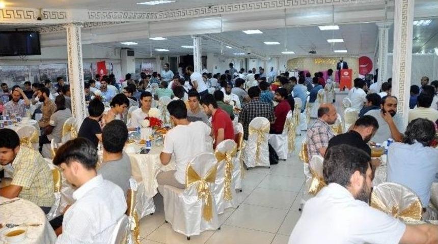 D&uuml;nyanın T&uuml;m &Ouml;ğrencileri Bu Sofrada Toplandı