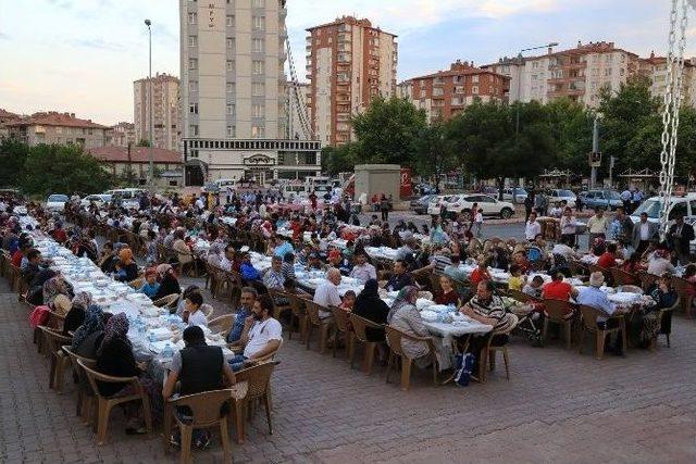 Başkan Büyükkılıç Keykubat Halkı İle İftar Yemeğinde