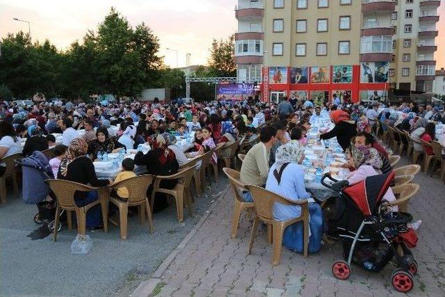 Başkan Büyükkılıç Keykubat Halkı İle İftar Yemeğinde