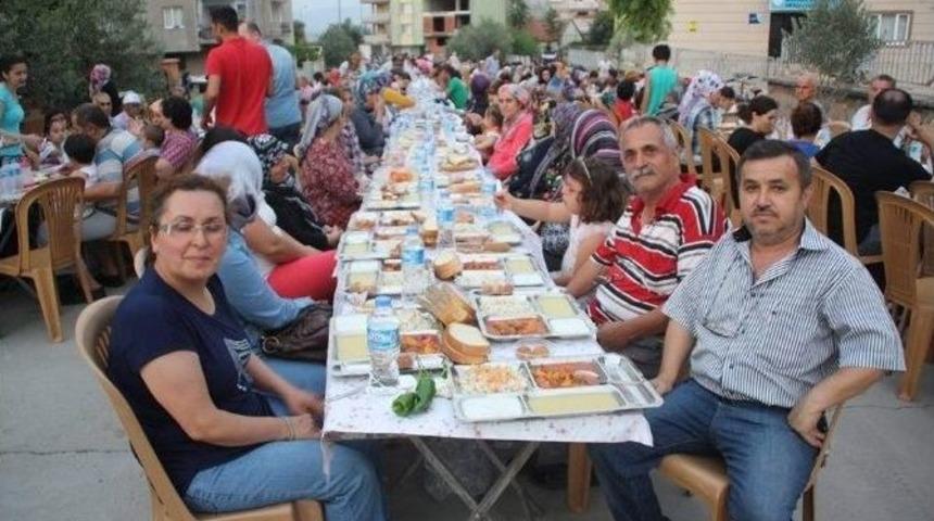 Alaşehir Belediyesi&rsquo;nden Kurtuluş Mahallesi&rsquo;nde İftar