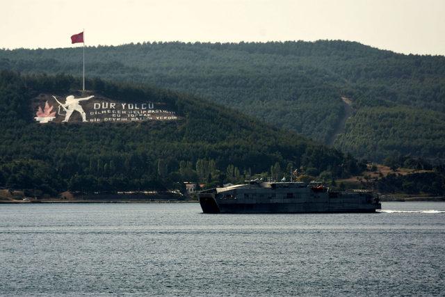 103 metrelik ABD savaş gemisi, Çanakkale Boğazı'ndan geçti