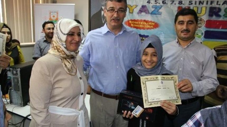 B&uuml;y&uuml;kşehirden Başarı &Ouml;ğrencilere Tablet Bilgisayar