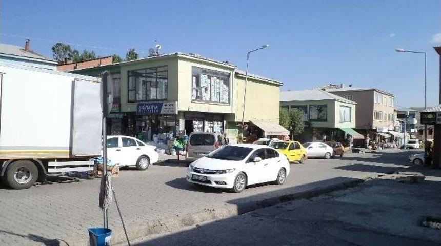 Varto&rsquo;da Cenaze Defnedildikten Sonra Esnaf Kepenk A&ccedil;tı