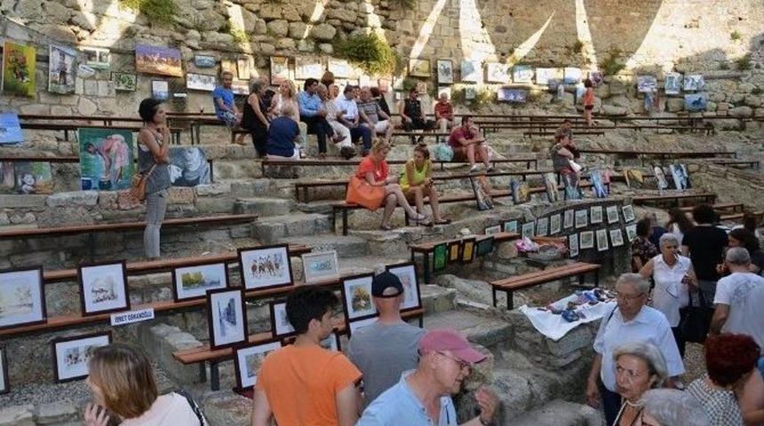 Beşkapılar Kalesi Sanatseverlere Kapılarını A&ccedil;tı