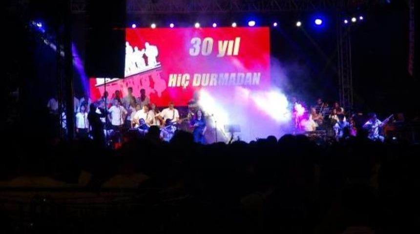 Grup Yorum, Tuncelileri Coşturdu